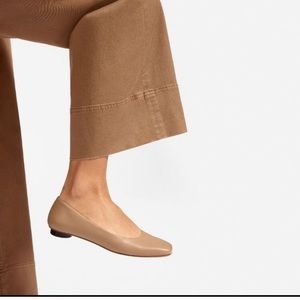 EVERLANE The 90s Flat in Nude